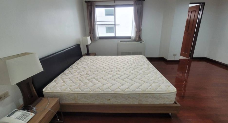 For rent 2 bedrooms condo in Pathum Wan, Bangkok