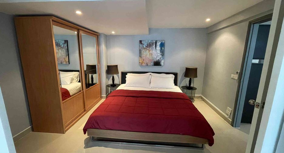 For rent 2 bedrooms condo in Watthana, Bangkok