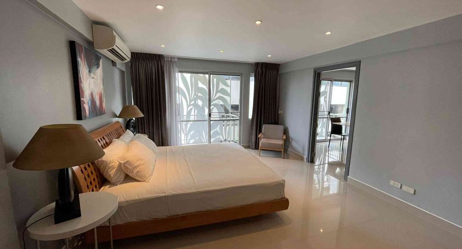 For rent 2 bedrooms condo in Watthana, Bangkok