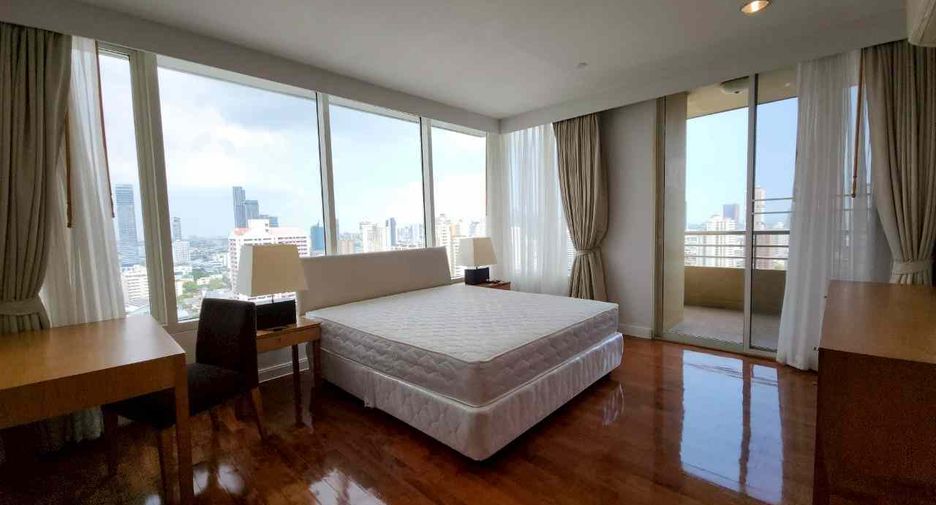 For rent 3 bedrooms condo in Watthana, Bangkok