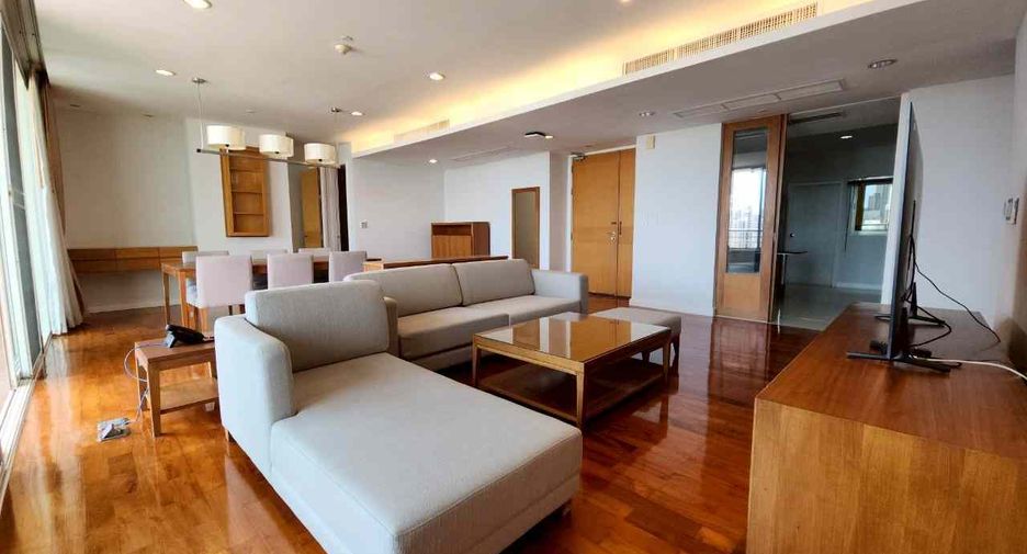 For rent 3 bedrooms condo in Watthana, Bangkok