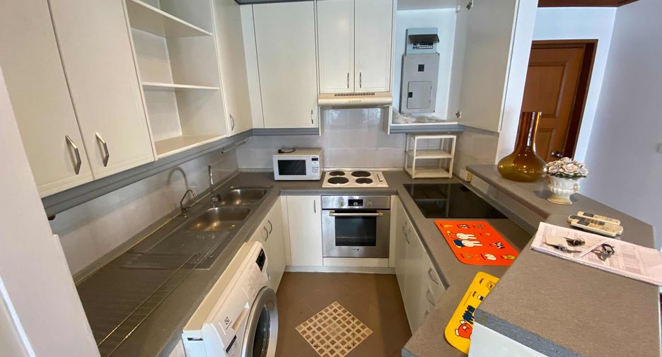 For rent 3 bedrooms condo in Khlong Toei, Bangkok