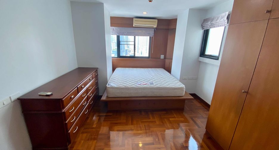 For rent 3 bedrooms condo in Khlong Toei, Bangkok