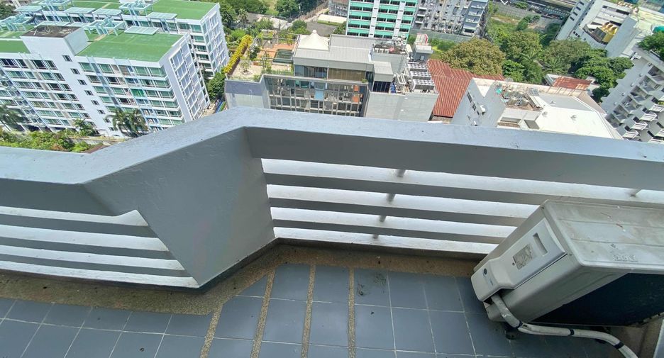 For rent 3 bedrooms condo in Khlong Toei, Bangkok