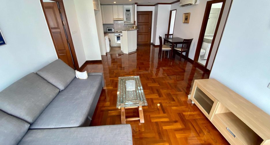 For rent 3 bedrooms condo in Khlong Toei, Bangkok