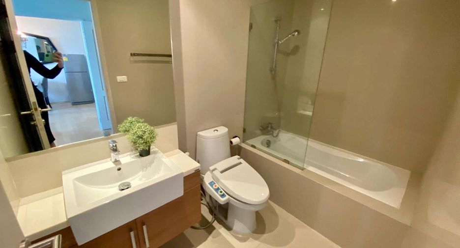 For rent 1 bed condo in Khlong Toei, Bangkok