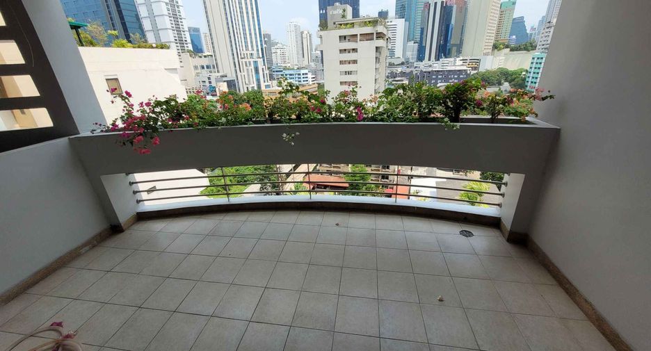 Wohnung zur Miete mit 3 Zimmer in Khlong Toei, Bangkok