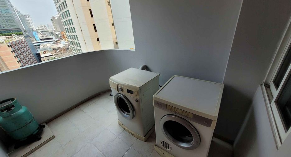 Wohnung zur Miete mit 3 Zimmer in Khlong Toei, Bangkok