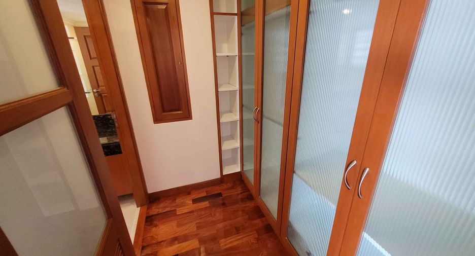 Wohnung zur Miete mit 3 Zimmer in Khlong Toei, Bangkok