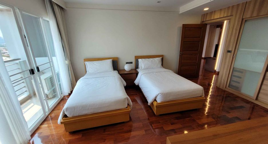 Wohnung zur Miete mit 3 Zimmer in Khlong Toei, Bangkok