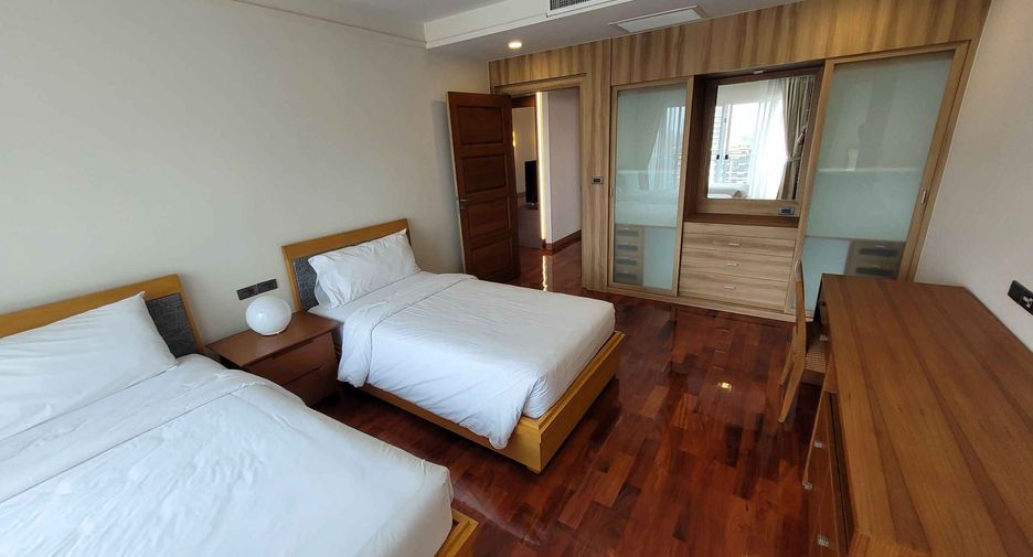 Wohnung zur Miete mit 3 Zimmer in Khlong Toei, Bangkok
