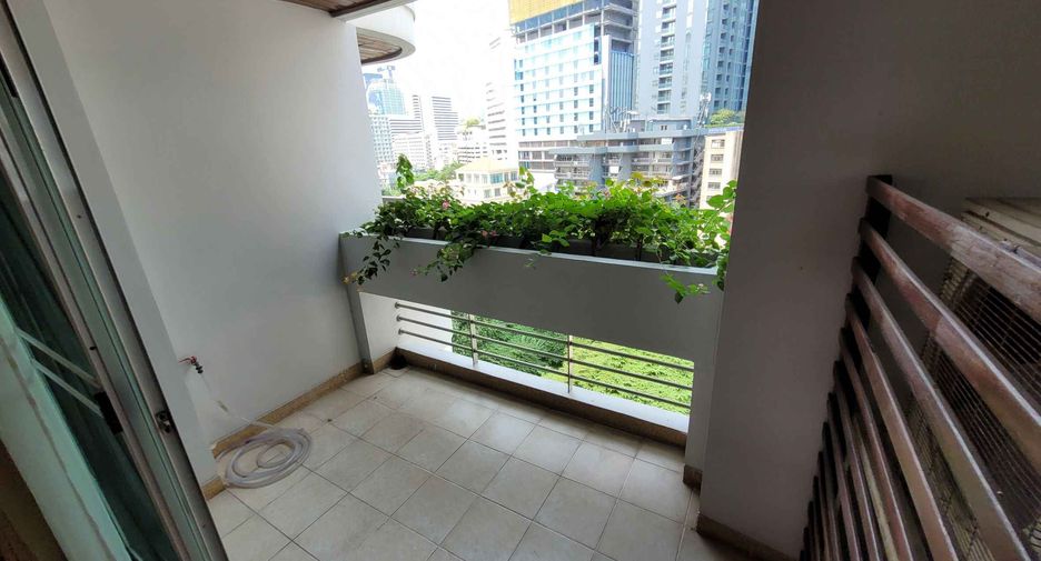 Wohnung zur Miete mit 3 Zimmer in Khlong Toei, Bangkok