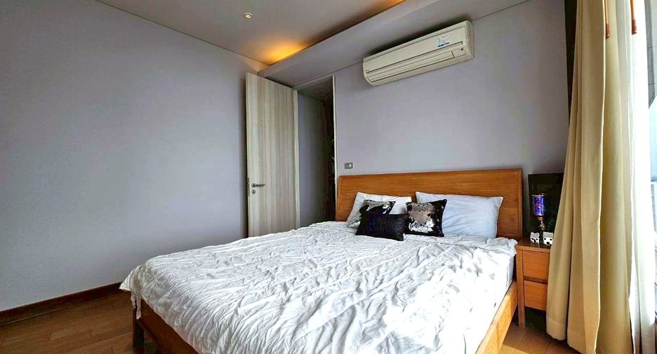 For rent 2 bedrooms condo in Khlong Toei, Bangkok