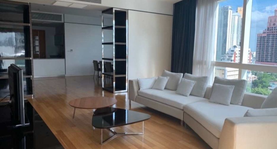 For rent 3 bedrooms condo in Khlong Toei, Bangkok