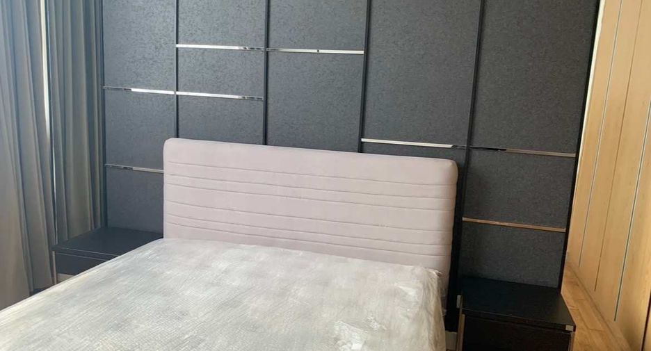 For rent 3 bedrooms condo in Khlong Toei, Bangkok