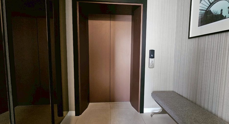 For rent 2 bedrooms condo in Khlong Toei, Bangkok
