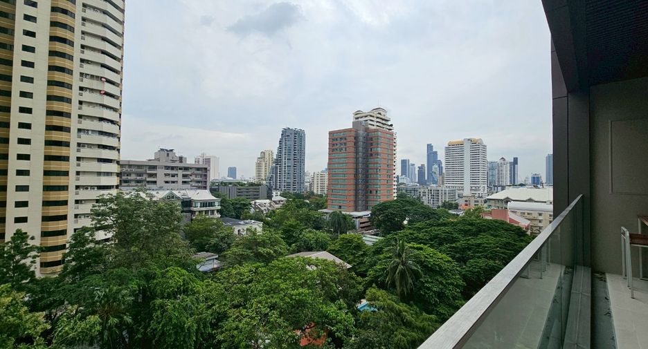 For rent 2 bedrooms condo in Khlong Toei, Bangkok