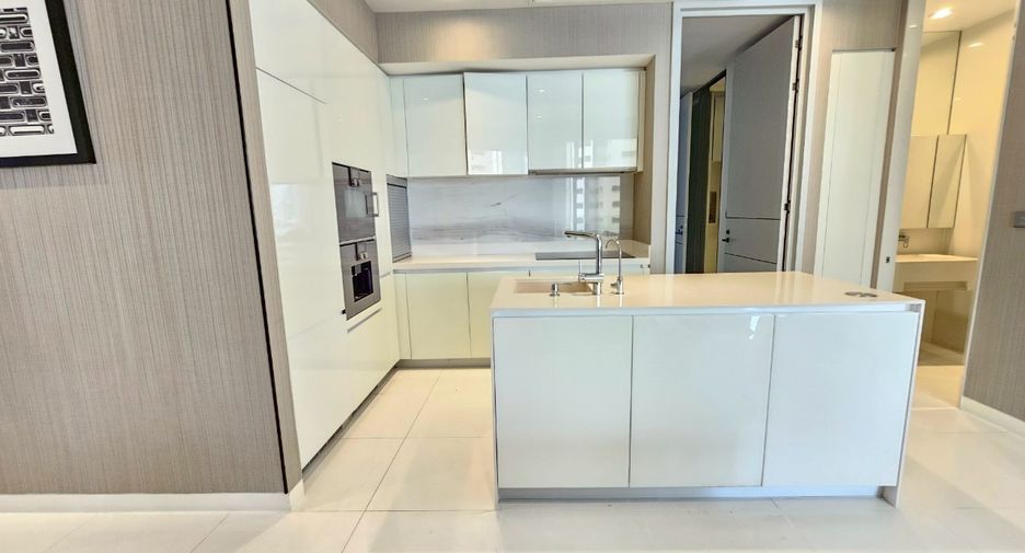 For rent 2 bedrooms condo in Khlong Toei, Bangkok