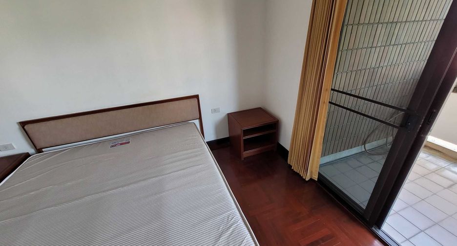 For rent 3 ベッドルーム condo in Watthana, Bangkok