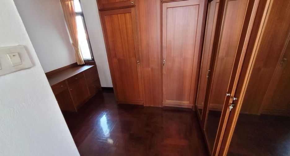 For rent 3 ベッドルーム condo in Watthana, Bangkok