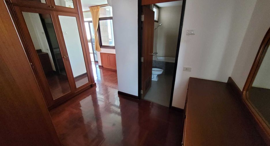 For rent 3 ベッドルーム condo in Watthana, Bangkok