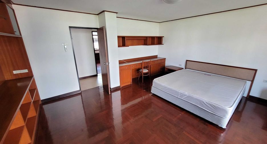 For rent 3 ベッドルーム condo in Watthana, Bangkok