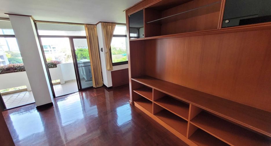For rent 3 ベッドルーム condo in Watthana, Bangkok