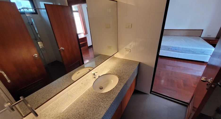 For rent 3 ベッドルーム condo in Watthana, Bangkok