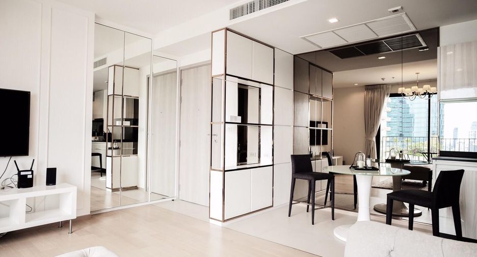 For rent 2 bedrooms condo in Watthana, Bangkok