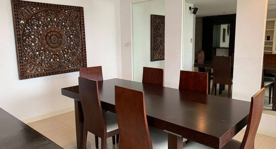 For rent 3 bedrooms condo in Watthana, Bangkok