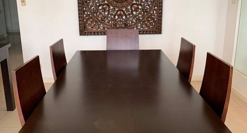For rent 3 bedrooms condo in Watthana, Bangkok