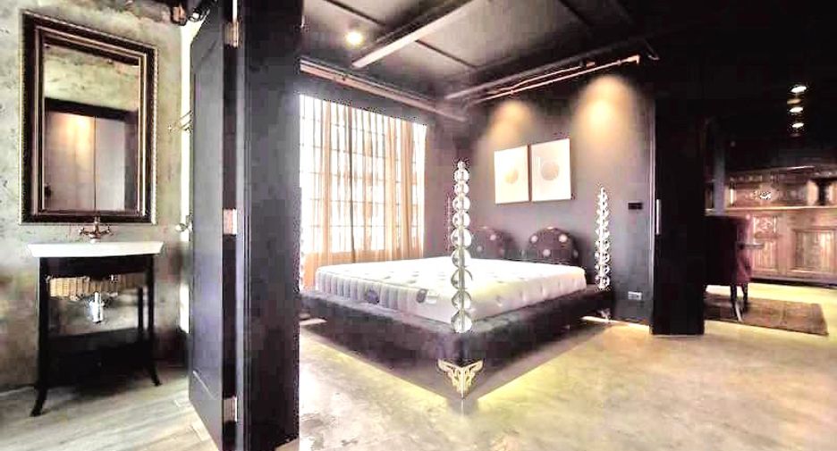 For rent 2 bedrooms condo in Khlong Toei, Bangkok