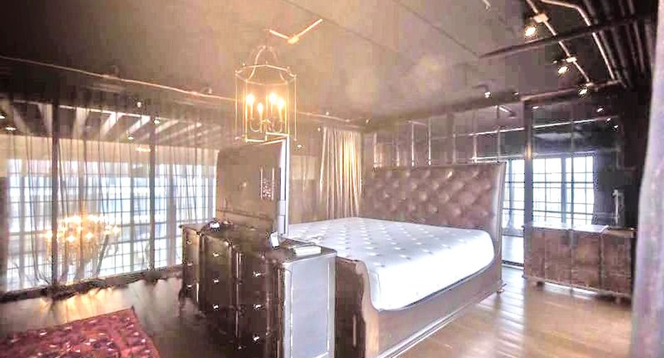 For rent 2 bedrooms condo in Khlong Toei, Bangkok