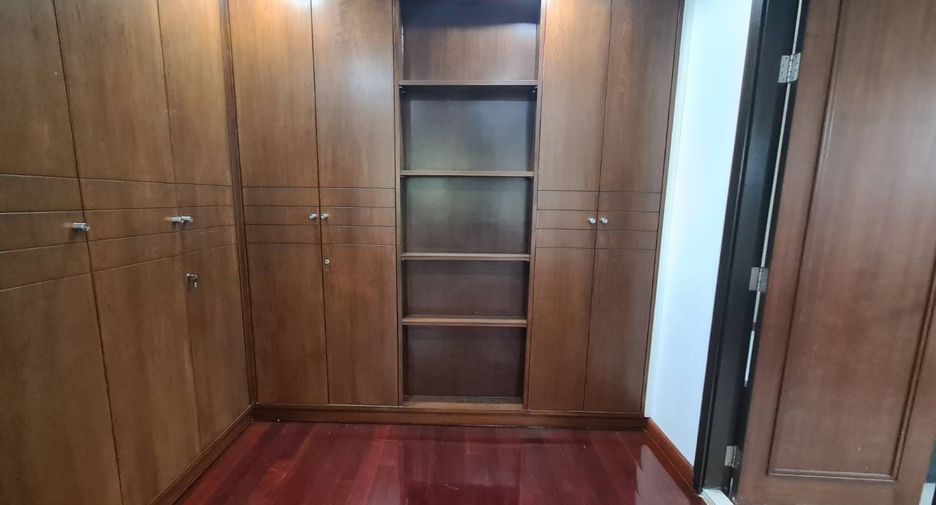 For rent 2 ベッドルーム condo in Watthana, Bangkok