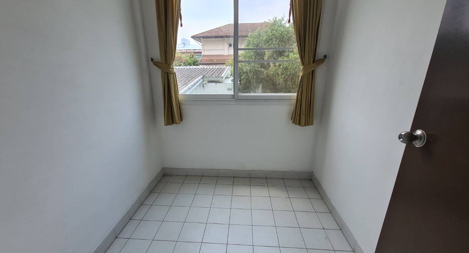 For rent 2 ベッドルーム condo in Watthana, Bangkok