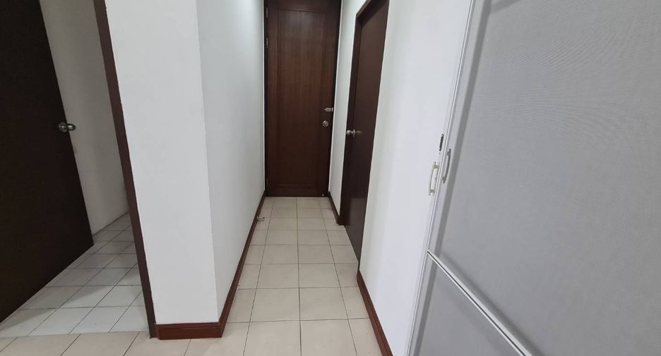 For rent 2 ベッドルーム condo in Watthana, Bangkok