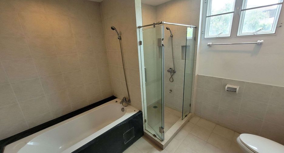 For rent 2 ベッドルーム condo in Watthana, Bangkok