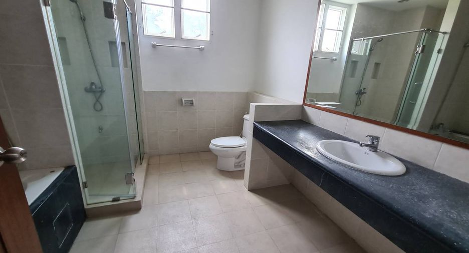 For rent 2 ベッドルーム condo in Watthana, Bangkok
