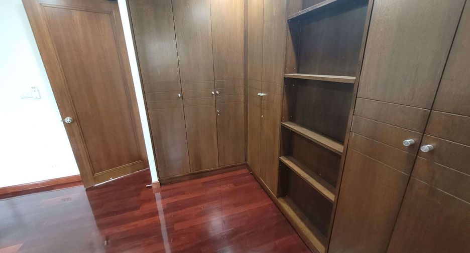 For rent 2 ベッドルーム condo in Watthana, Bangkok