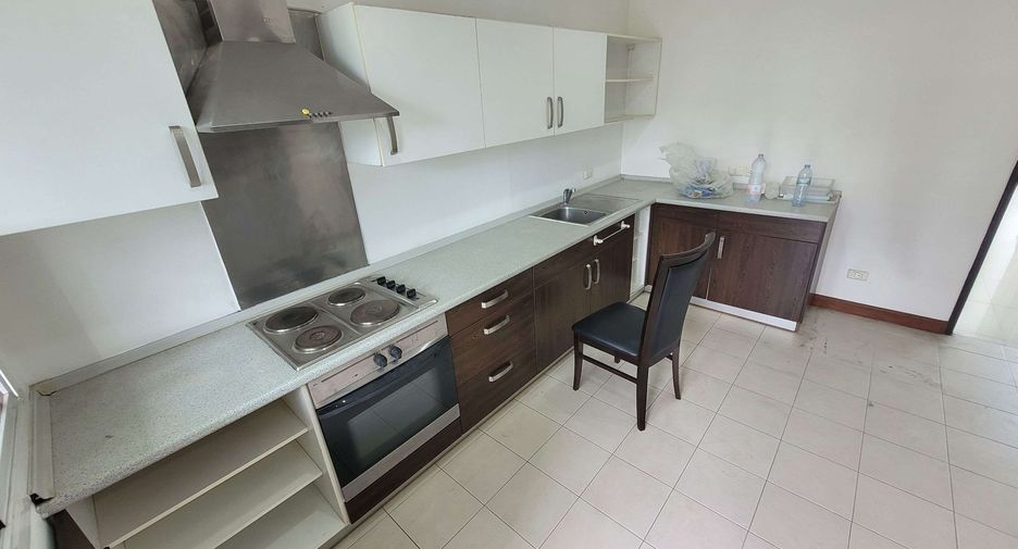 For rent 2 ベッドルーム condo in Watthana, Bangkok