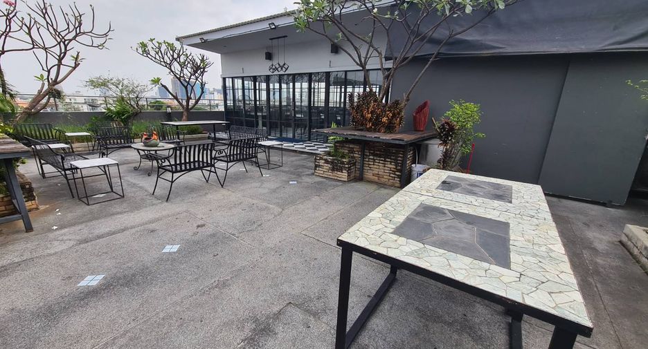 For rent 2 ベッドルーム condo in Watthana, Bangkok