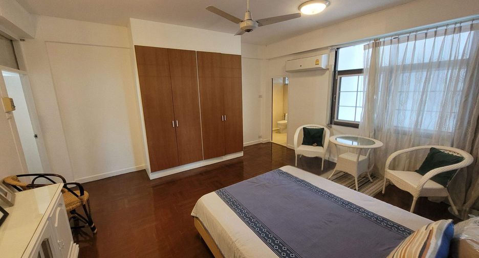 À louer 3 chambres condo à Khlong Toei, Bangkok