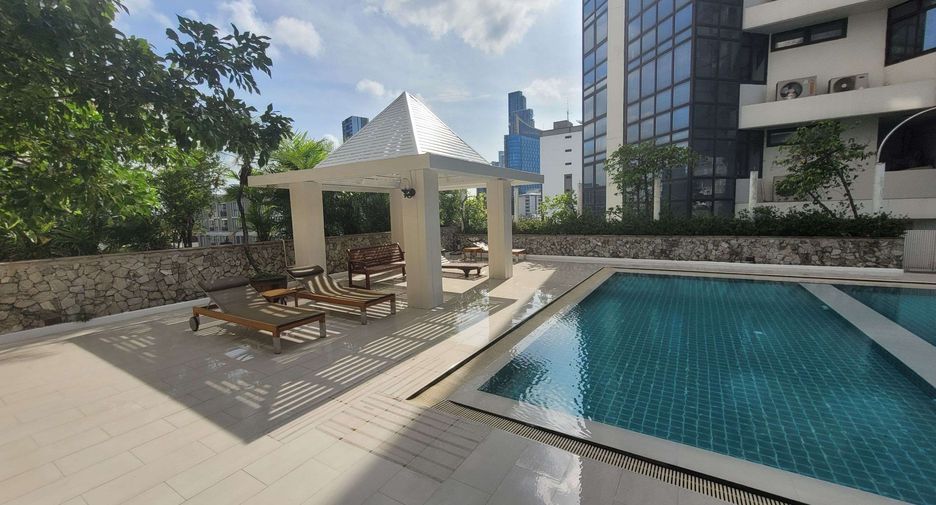 For rent 2 bedrooms condo in Watthana, Bangkok