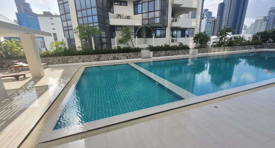 For rent 2 bedrooms condo in Watthana, Bangkok