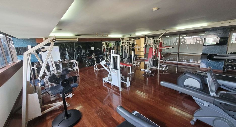 For rent 2 bedrooms condo in Watthana, Bangkok