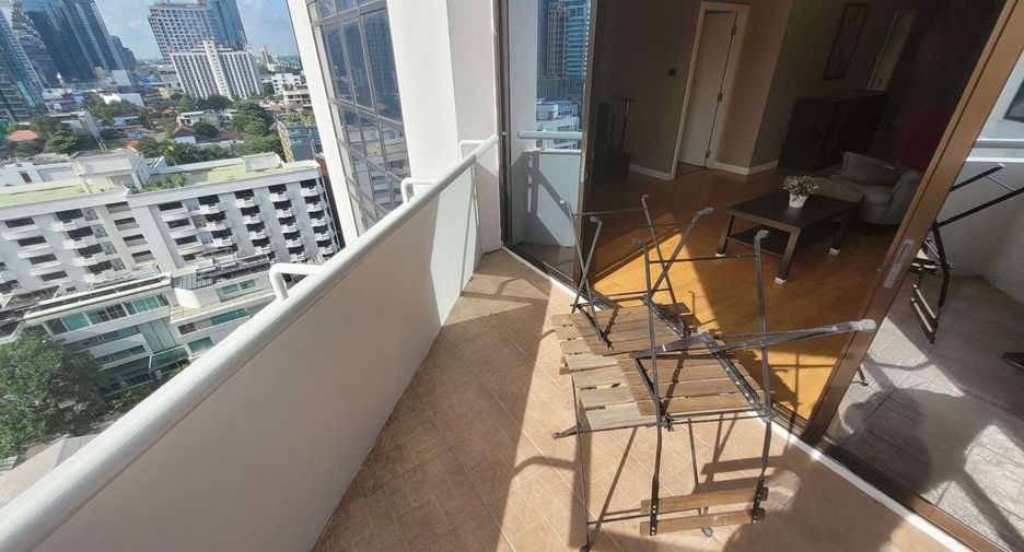 For rent 2 bedrooms condo in Watthana, Bangkok