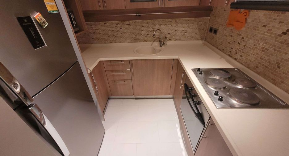For rent 2 bedrooms condo in Watthana, Bangkok