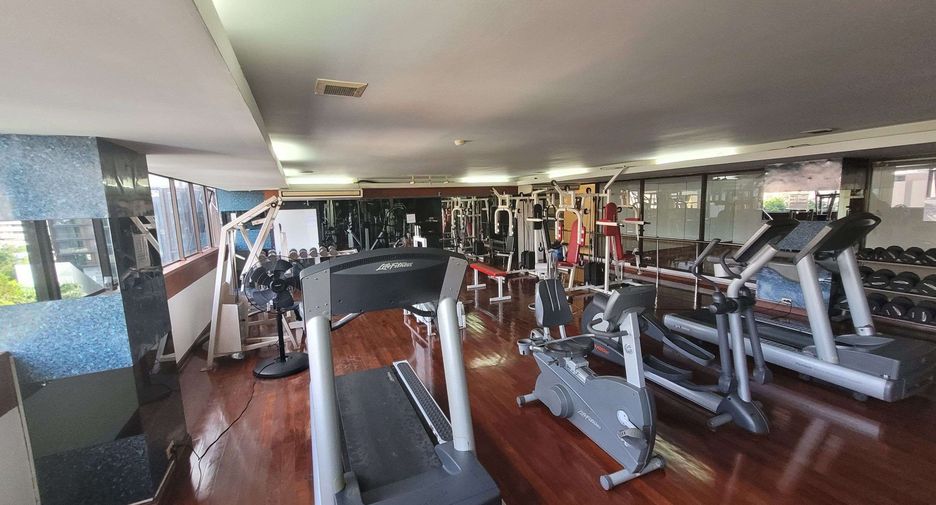 For rent 2 bedrooms condo in Watthana, Bangkok