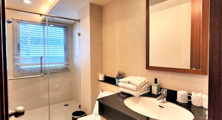 Condo en alquiler de 3 habitaciones en Sathon, Bangkok