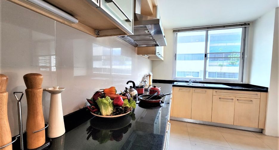 Condo en alquiler de 3 habitaciones en Sathon, Bangkok